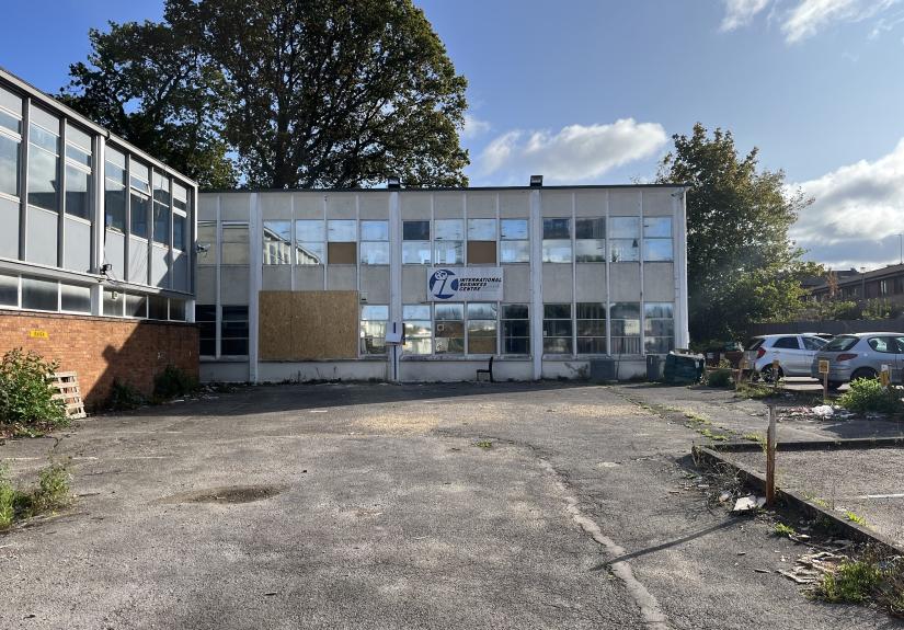 International Business Centre, Spindle Way, Crawley RH10 1TG Graves